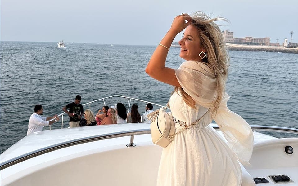 Luxury Sunset Yacht Tour with Snacks and Drinks Gallery Image 4