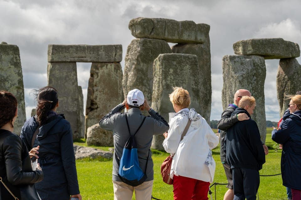 Southampton: Cruise Transfer to London via Stonehenge Gallery Image 2