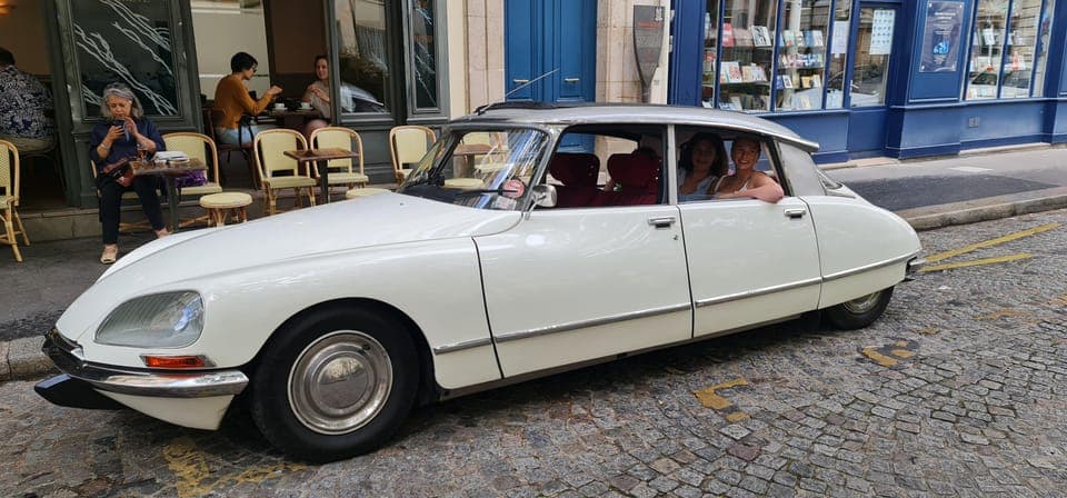 City Discovery Tour by Vintage Citroën DS Car Gallery Image 4