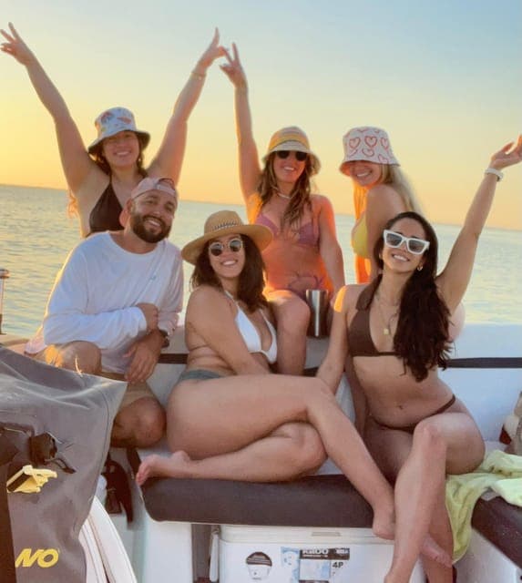 Private Boat Rental with champagne and captain Gallery Image 3
