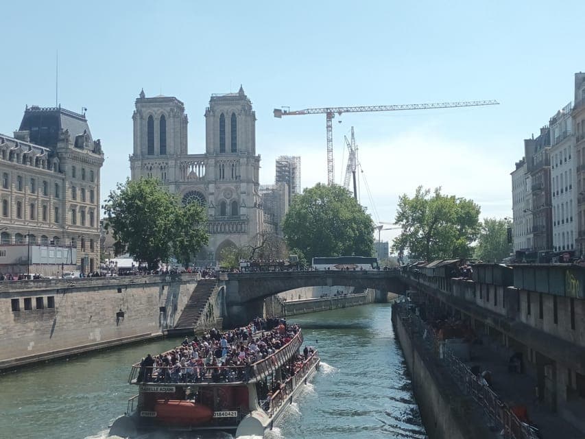 Notre Dame Exterior Walking Tour with Sainte Chapelle Gallery Image 4
