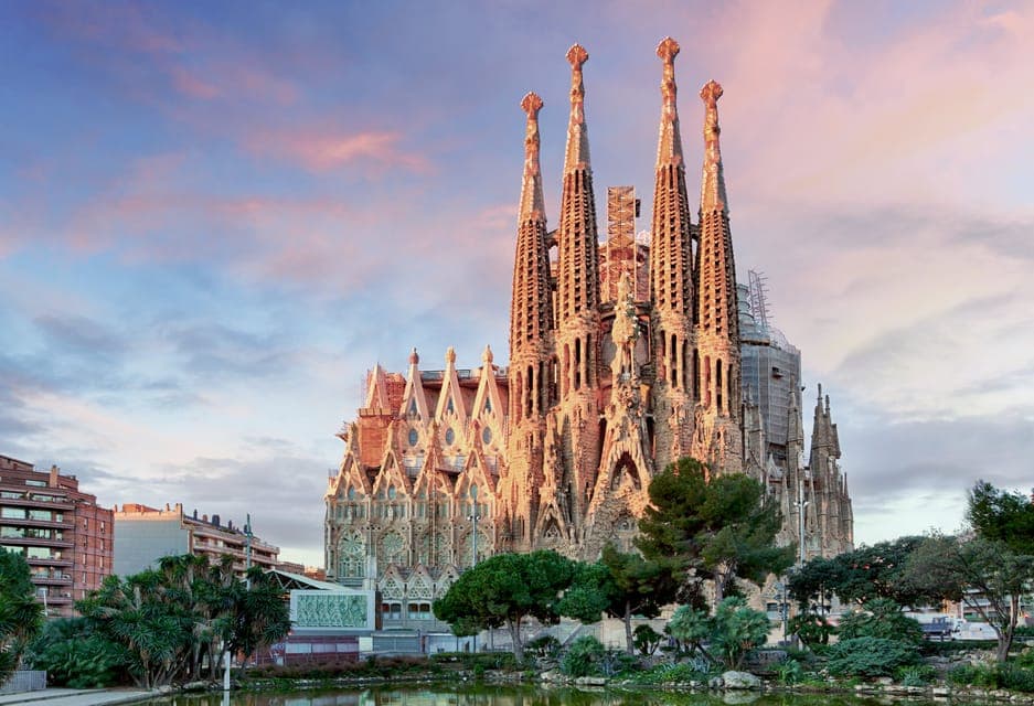 Sagrada Familia Tour w/Skip-the-Line Entry Ticket Gallery Image 4