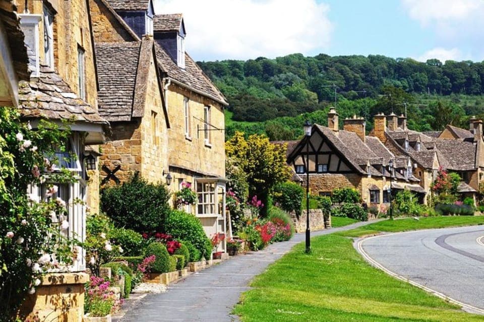 32. Small Group Cotswolds Trip with Bourton-on-the-Water - Image 32