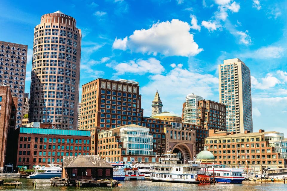 4. City Cruises Historical Sightseeing Cruise - Image 4