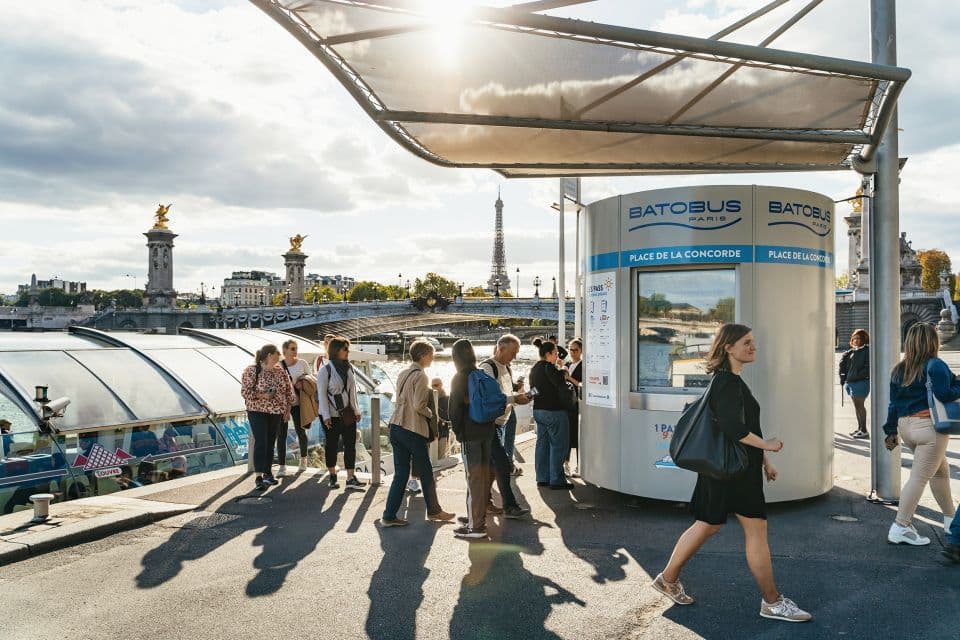Hop-On Hop-Off Seine Cruise Pass with 9 Stops Gallery Image 2