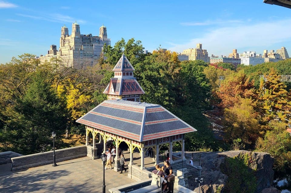 English or German Central Park Bike Tour & eBike Option Gallery Image 4