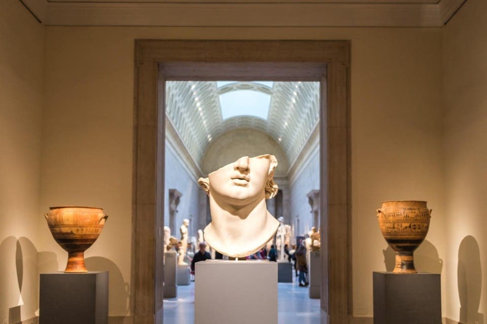 11. Skip-the-line Metropolitan Museum of Art Tour with Transfers - Image 11