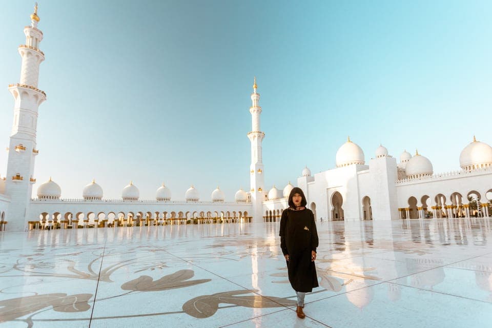 From Dubai: Abu Dhabi Day Tour with Ferrari World Ticket Gallery Image 4