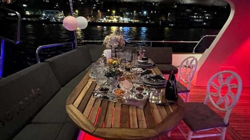 Istanbul: Private Bosphorus Tour On Luxury Yacht Eco#2 Gallery Image 3