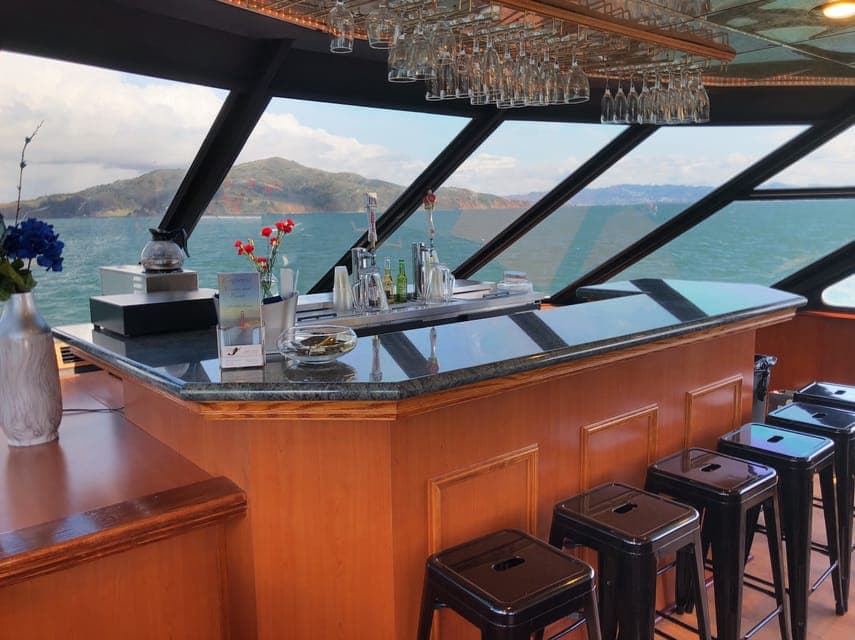 San Francisco: Empress Yacht New Year's Eve Party Cruise Gallery Image 2