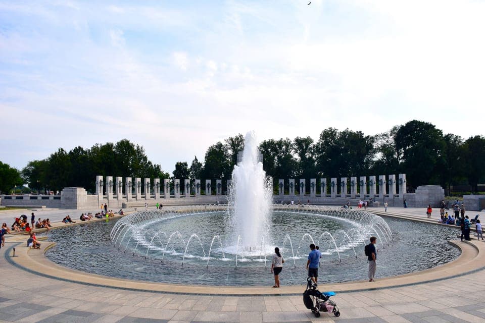 Washington DC: Sightseeing Pass with Attractions & Bus Tour Gallery Image 3