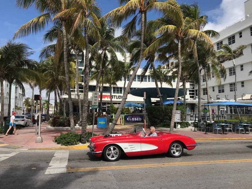 Art Deco Tour of South Beach in French Gallery Image 3