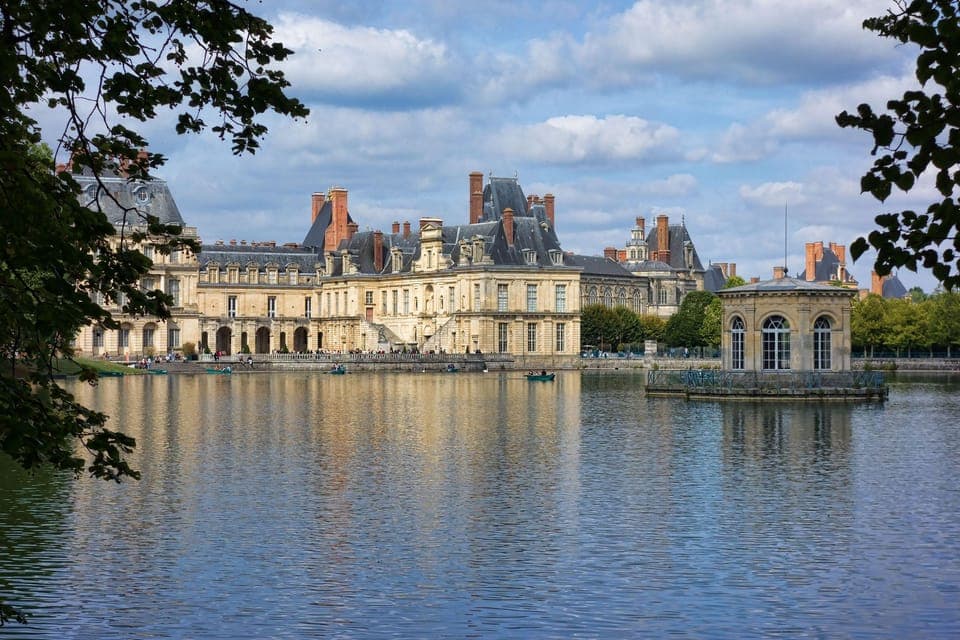 From Paris: Château de Fontaine bleau & Vaux-le-Vicomte Gallery Image 4