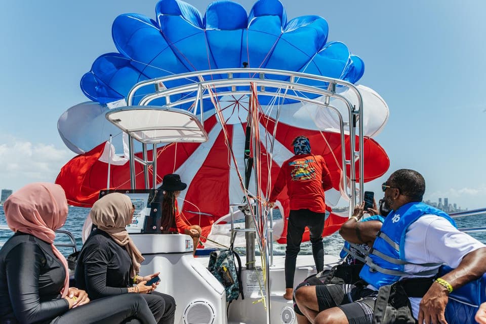 Parasailing Experience in Biscayne Bay Gallery Image 3