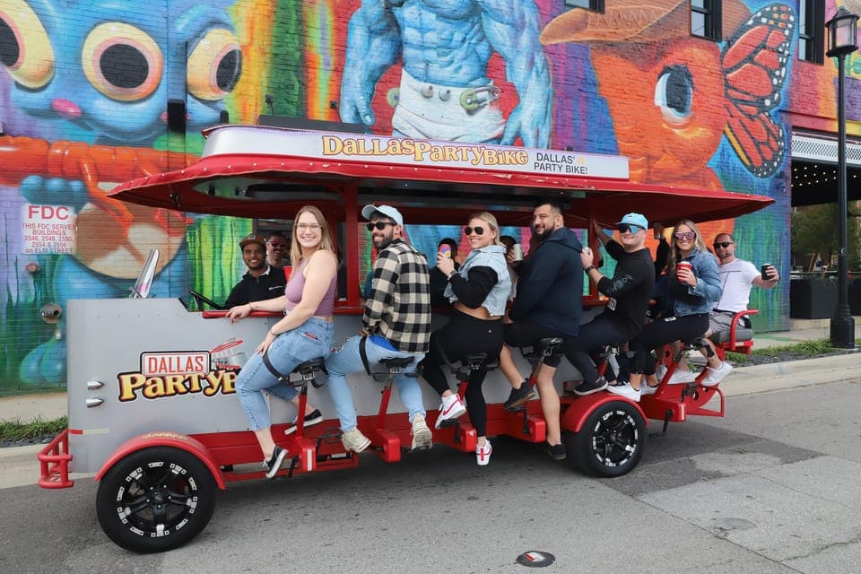 Dallas Party Bike Pub Crawl in Deep Ellum Gallery Image 3