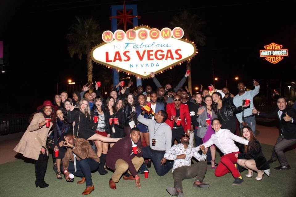 7. Hip-Hop Club Tour with Party Bus Experience - Image 7
