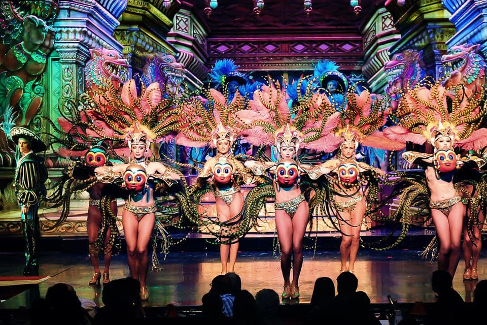 Moulin Rouge Cabaret Show Ticket with Champagne Gallery Image 4