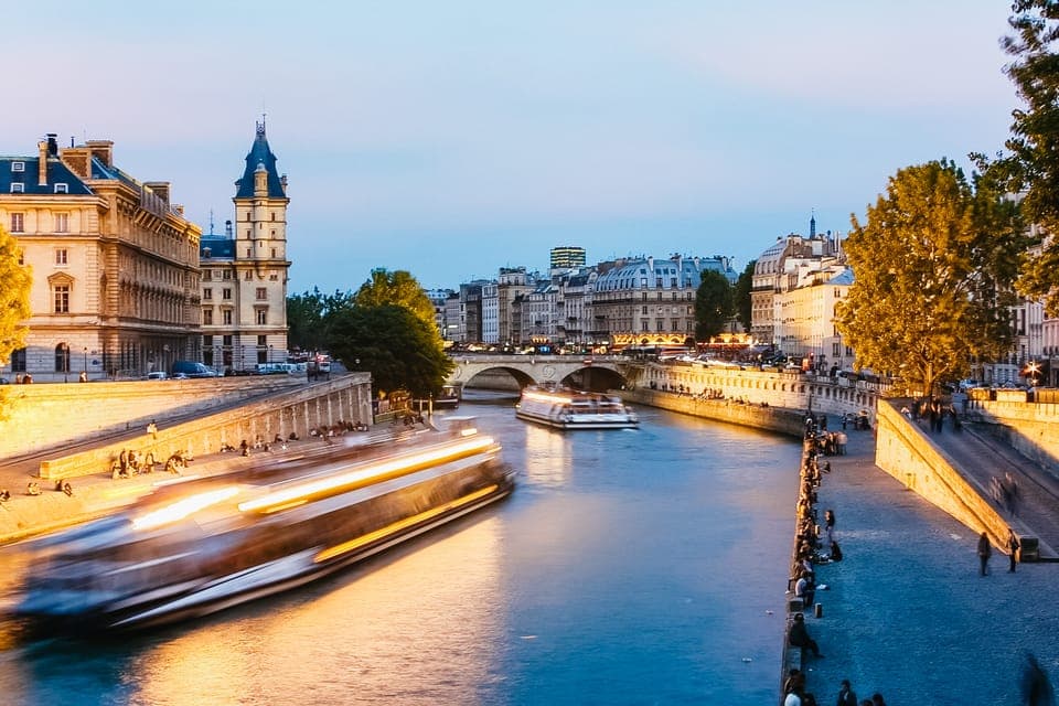 44. Night River Cruise On The Seine With Waffle Tasting - Image 44