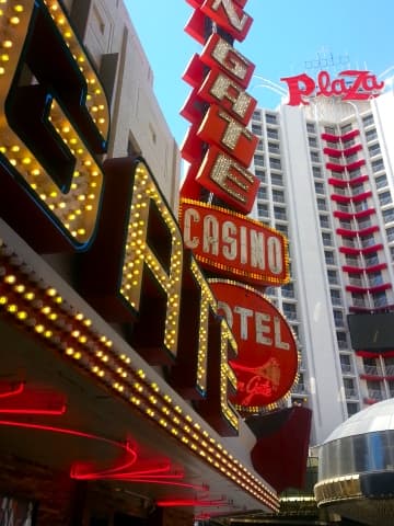 Las Vegas Downtown - Fremont St. Walking Tour Gallery Image 2
