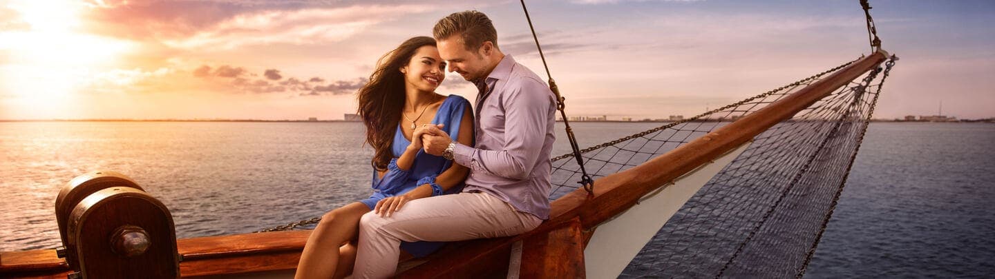 Columbus Romantic Dinner Cruise with Steak or Veggie Option + Dock Fee Gallery Image 4