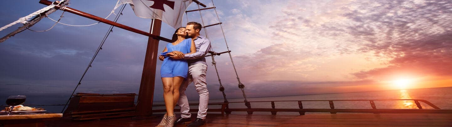 Columbus Romantic Dinner Cruise with Steak or Veggie Option + Dock Fee Gallery Image 3