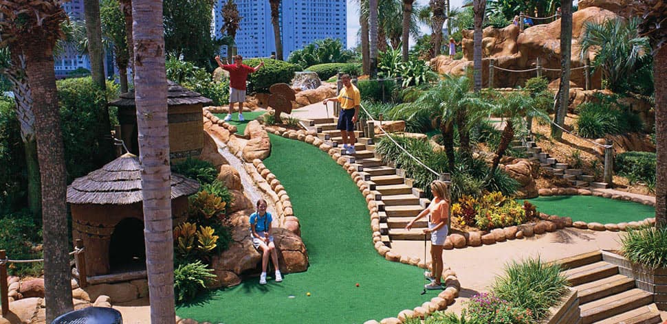 1 Round Mini Golf Gallery Image 2