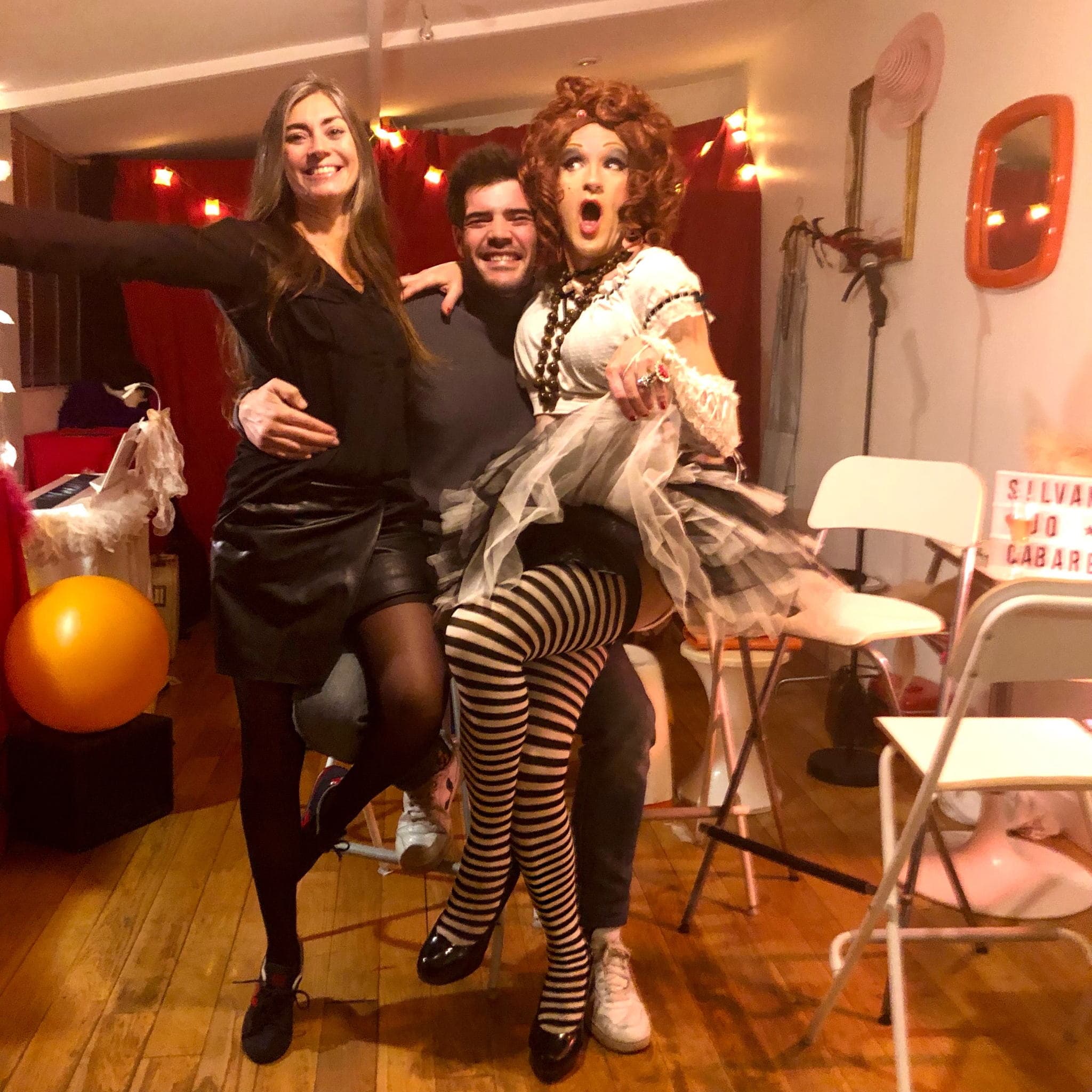 French Dinner & Cabaret Concert Show in Parisian Artist's Home Gallery Image 3