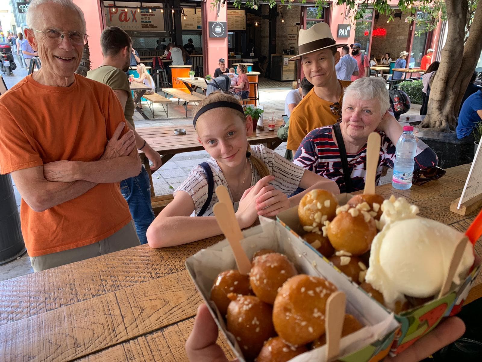 Sunday Food Walk around Athens: Eat Like an Athenian Gallery Image 3