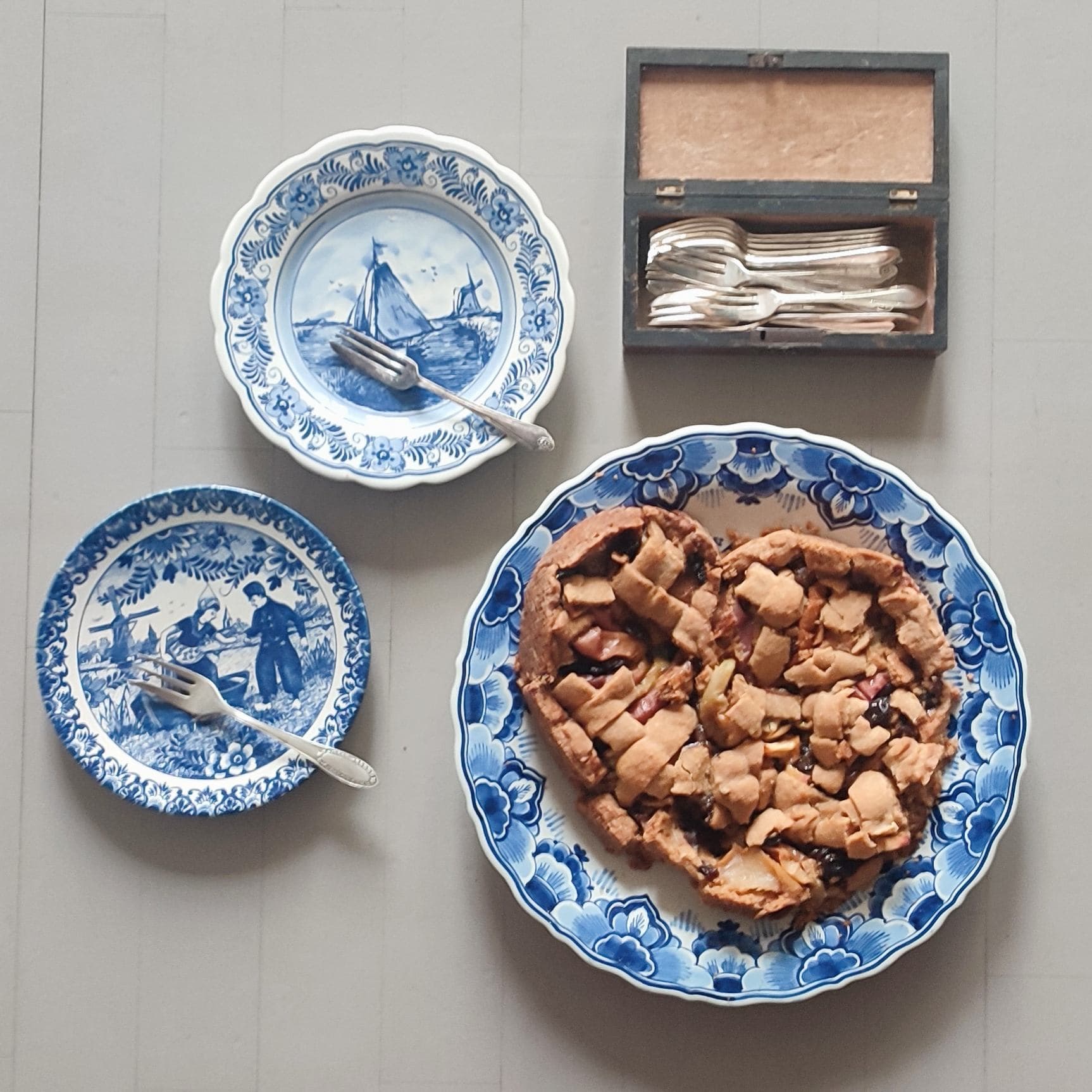 Learn to Make Dutch Pancakes in a Beautiful Amsterdam Canal House Gallery Image 4