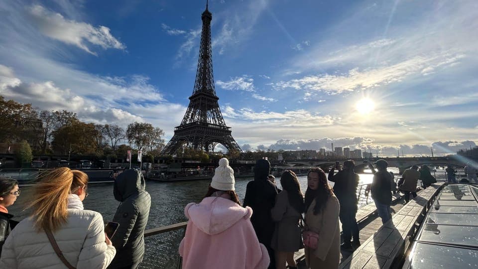 Seine River Cruise and 3-course Bistro Lunch Gallery Image 4