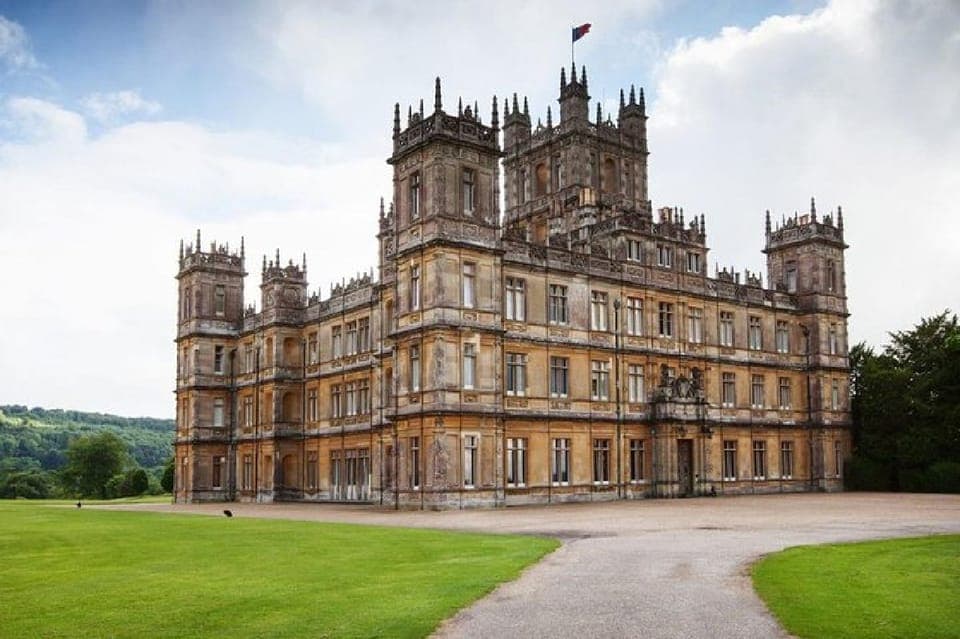Private Round Trip Transfer To Highclere Castle Gallery Image 1