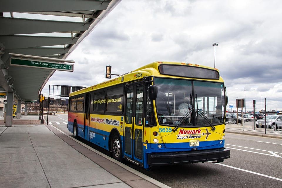 21. Manhattan: Bus Transfer from/to Newark Airport - Image 21