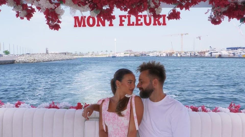 14. Dubai Marina: Private Boat Tour with Flower - Image 14