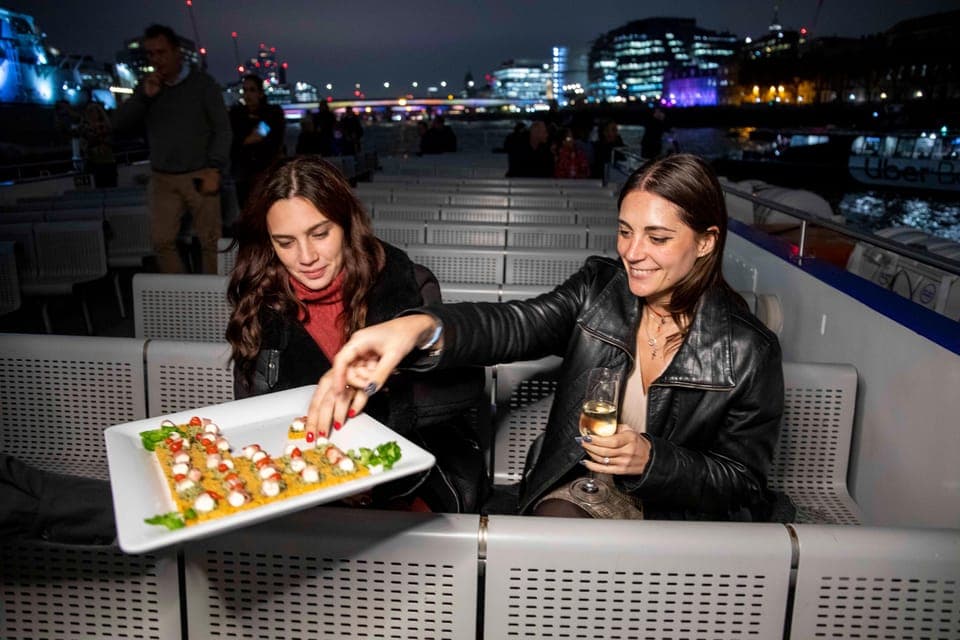 River Thames Evening Cruise with Bubbly and Canapés Gallery Image 3