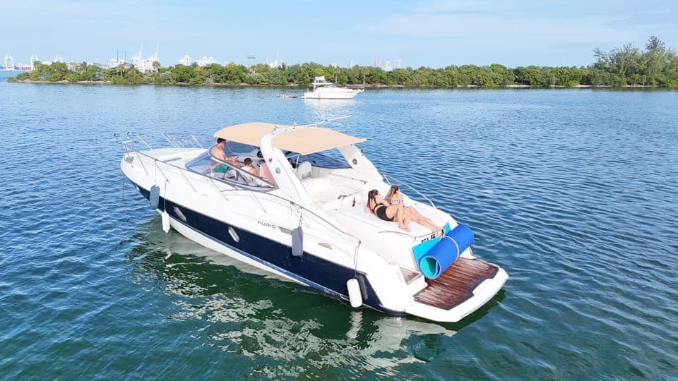 Yacht in Miami for Up to 12 People Gallery Image 4