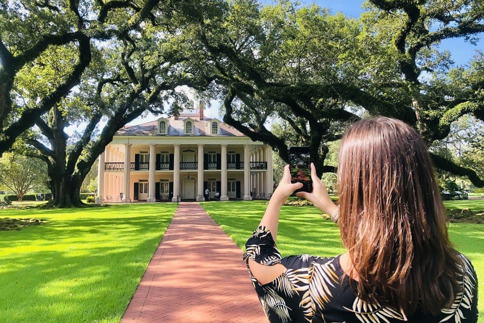 1. Oak Alley Plantation Tour with Transportation - Image 1