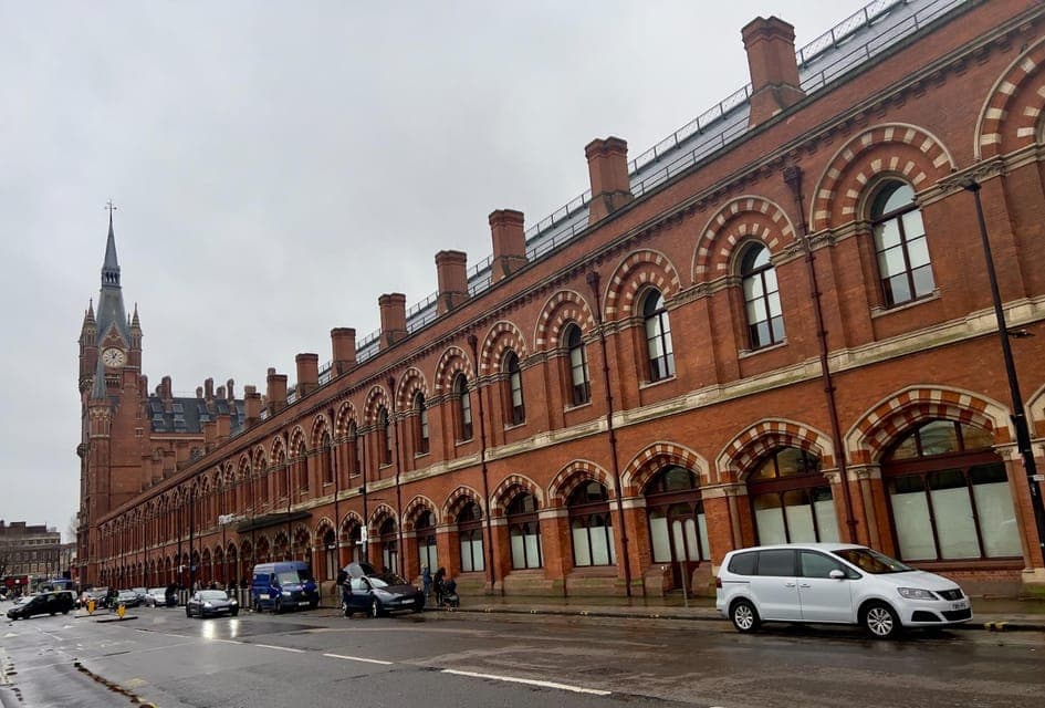 11. From Gatwick Airport to Central London - Private Transfer - Image 11