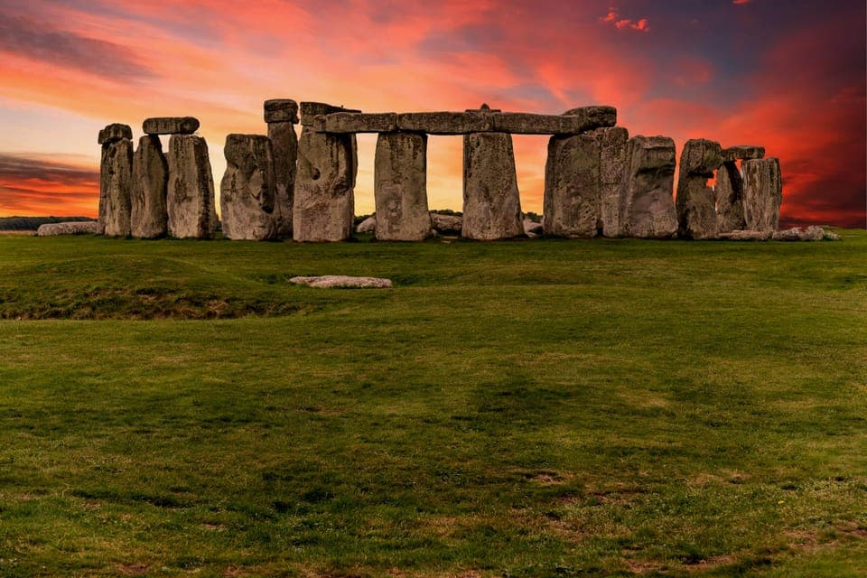 Southampton to London: Transfer with a Stop at Stonehenge - Image NaN