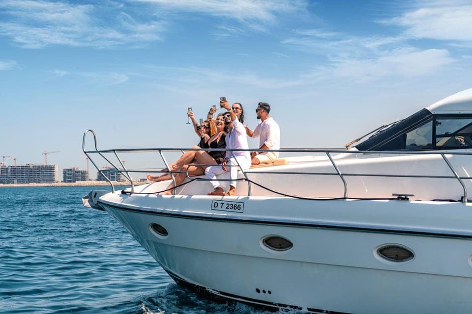 Dubai Yacht Tour - Boat Trip upto 12 guests Private event Gallery Image 4