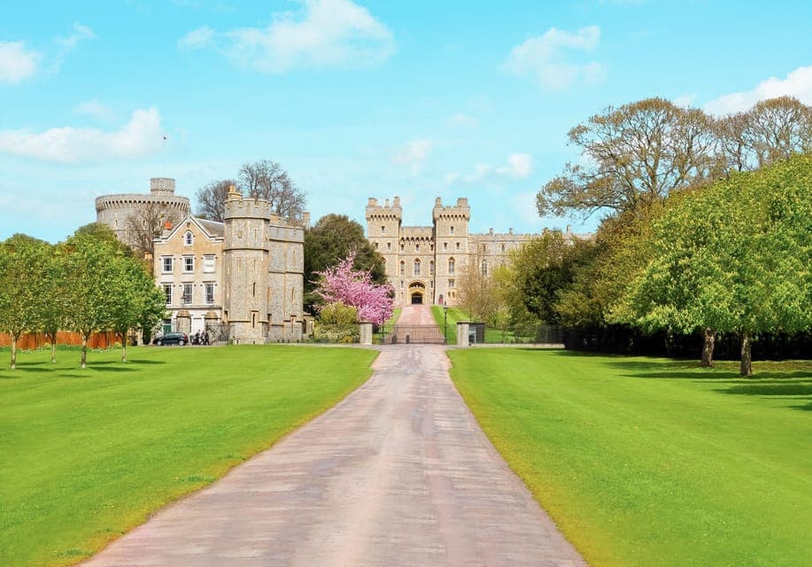 Stonehenge, Windsor, and Bath Day Trip by Bus Gallery Image 3