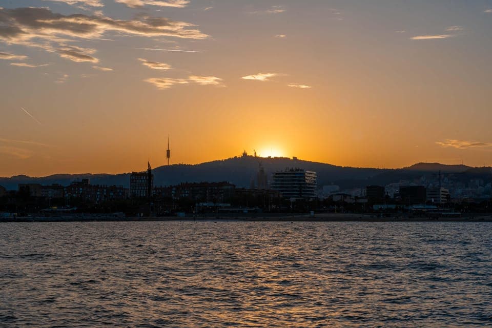 Sunset Catamaran Cruise with Wine and Tapas Gallery Image 4