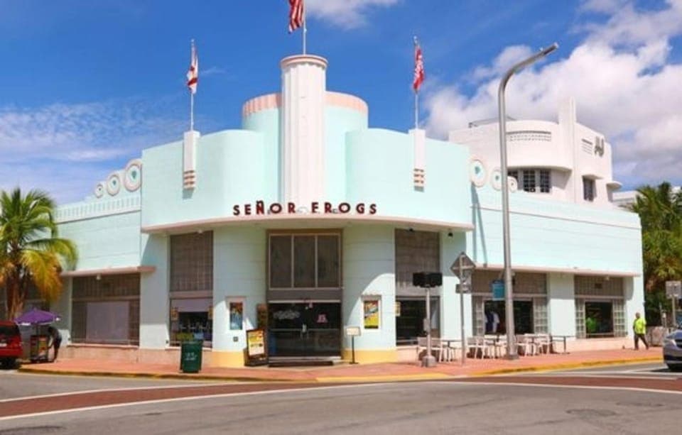 Art Deco & South Beach Walking Tour with a Guide Gallery Image 4