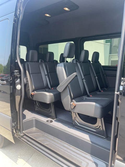 Private Transfer: LaGuardia Airport to Manhattan Up to 10pax Gallery Image 4