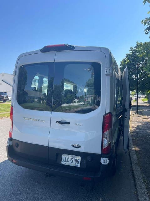 Private Transfer: LaGuardia Airport to Manhattan Up to 10pax Gallery Image 2