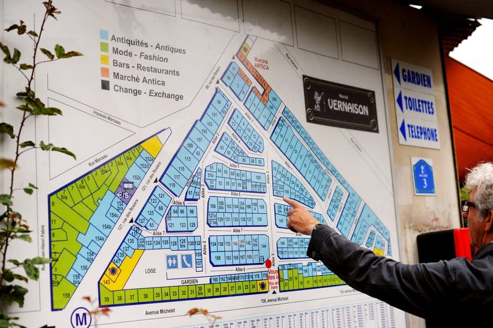 Flea Market Insider's Tour. extra-small group tour Gallery Image 4