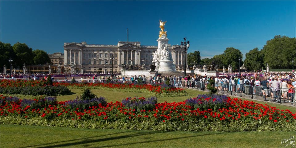 Windsor Castle and Buckingham Palace Full-Day Tour Gallery Image 3