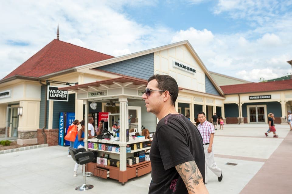 Woodbury Common Premium Outlets Shopping Trip - Image NaN