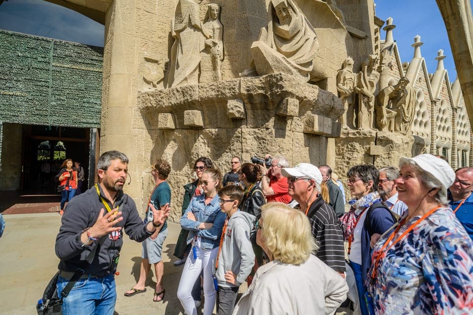 Sagrada Familia Tour & Optional Tower Visit Gallery Image 4