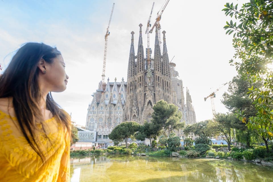 Sagrada Familia Tour & Optional Tower Visit Gallery Image 1