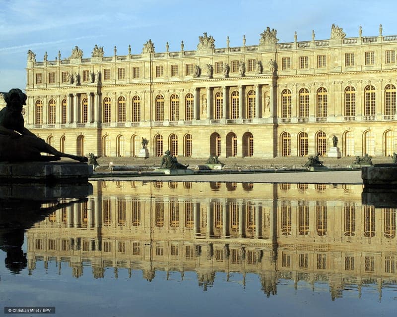 From Paris: Versailles Palace and Gardens with Transport Gallery Image 3